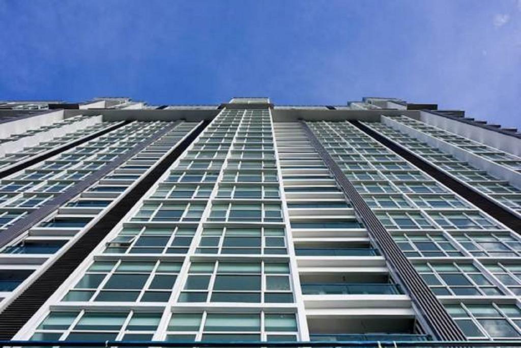 Experience The Coast - Hostahome Suites At Paragon Residence Near Downtown Johor Bahru Buitenkant foto